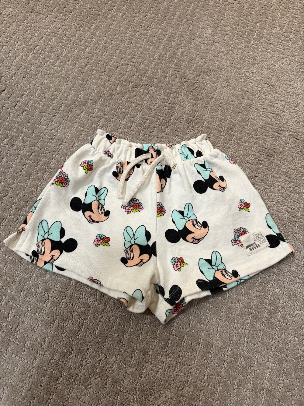 Zara White Minnie Mouse Bow-Print Shorts with Mint Accents